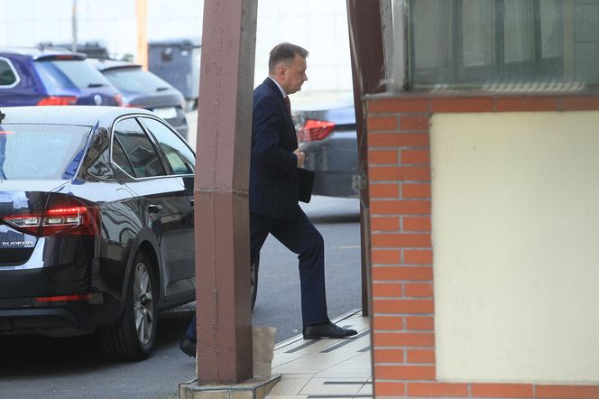 Zjechali na spotkanie do siedziby PiS na Nowogrodzką  -- 