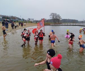 Mazowieckie Morsy otworzyły sezon morsowania 2025/2026 nad zalewem w Siedlcach