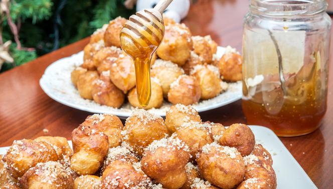 Loukoumades, czyli greckie pączki skąpane w miodzie