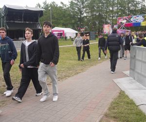 Kortowiada 2025. Koncerty na Plaży Kortowskiej przyciągnęły tłumy. Tak wyglądał drugi dzień imprezy!