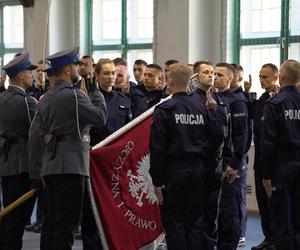 Nowi policjanci na Warmii i Mazurach. Ślubowanie złożyło 37 funkcjonariuszy [ZDJĘCIA]