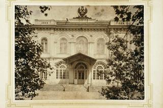 Krzyk narodzin II RP. Sejm II RP 17 marca 1921 roku uchwalił pierwszą, nowoczesną konstytucję