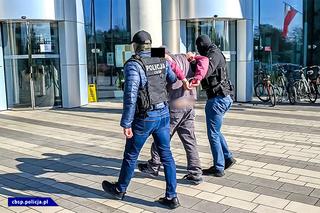 Nielegalna fabryka papierosów i marihuany zlikwidowana przez rzeszowskie CBŚP. Czterech mężczyzn z zarzutami 