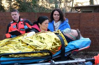 M jak miłość odc. 1736. Piotrek (Marcin Mroczek), Kinga (Katarzyna Cichopek), Marysia (Małgorzata Pieńkowska)