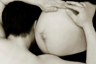 Sesja zdjęciowa w ciąży razem z tatą