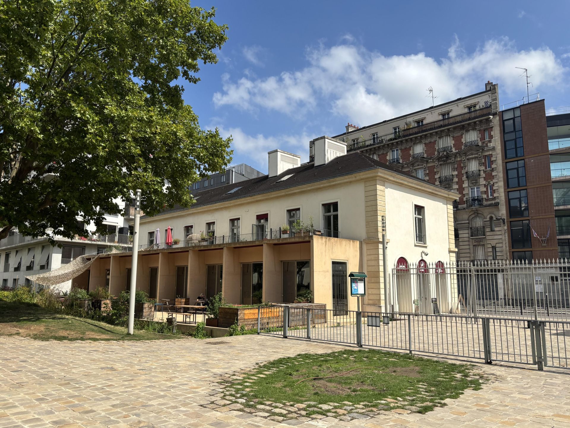 Caserne de Reuilly, Paryż