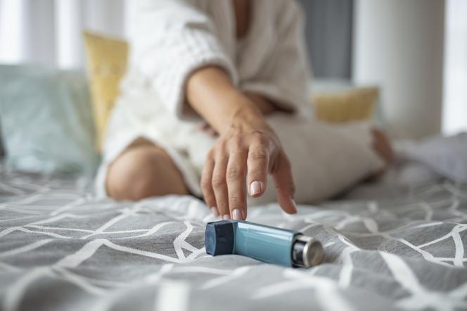 Co najbardziej szkodzi astmatykom w domu? Nowe badanie identyfikuje najważniejsze zagrożenia