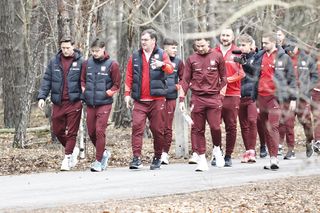 Kadrowicze przyłapani przed meczem z Holandią. Z przodu Urban, z tyłu Lewandowski