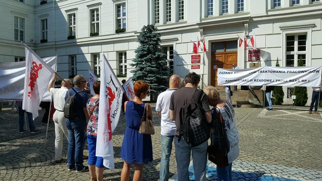 Protest budżetówki z Solidarności w Bydgoszczy [ZDJĘCIA]