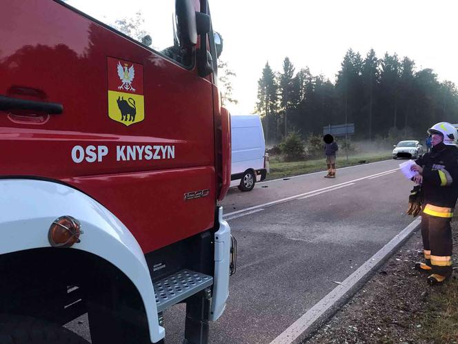 Ruda: Wypadek na DK 65. Zderzenie trzech samochodów niedaleko Knyszyna. Droga zablokowana