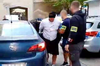 Zażądał 100 tys. zł za wolność innego człowieka. Potworne porwanie w Warszawie. „Z workiem założonym na głowę”