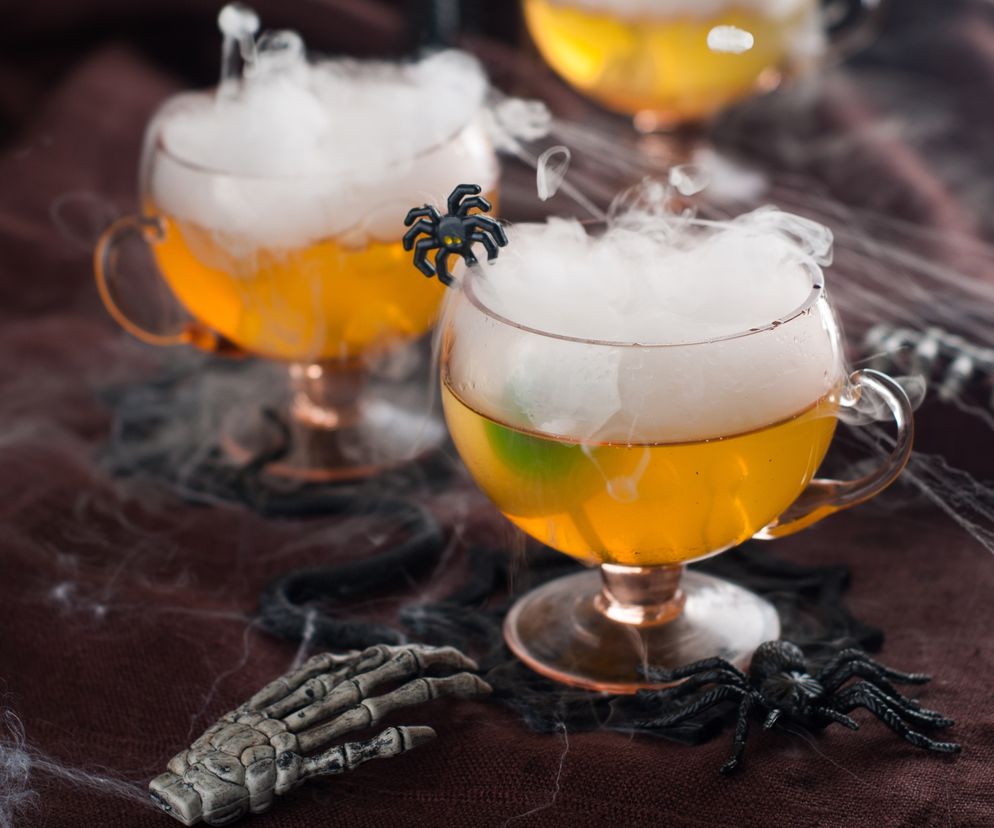 Jak zrobić dymiące martini na Halloween?