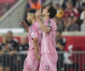 Jordi Alba , Lionel Messi