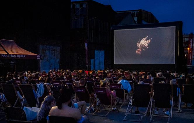 Do Dąbrowy Górniczej powróciło bezpłatne kino letnie. Co będzie grane w ramach plenerowych seansów? 