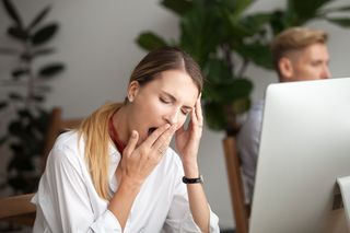 7 objawów świadczących o tym, że w twoim organizmie możne brakować melatoniny