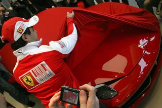 Felipe Massa na otwarciu salonu Ferrari w Pradze (GALERIA!)