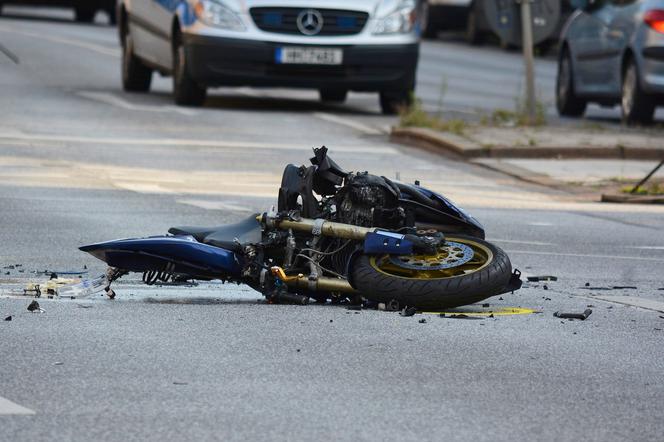 W Toruniu doszło do wypadku z udziałem motocyklisty (zdjęcie ilustracyjne)