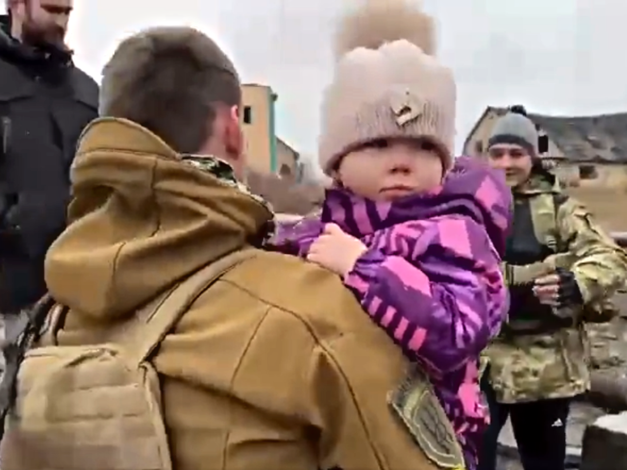 Ukraina: Ponad 400 osób, głównie kobiet i dzieci ewakuowano z miasta Irpień [WIDEO]