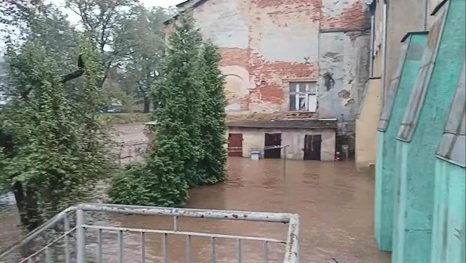 Lądek Zdrój i Stronie Śląskie zalewa woda. Dramatyczna sytuacja mieszkańców 