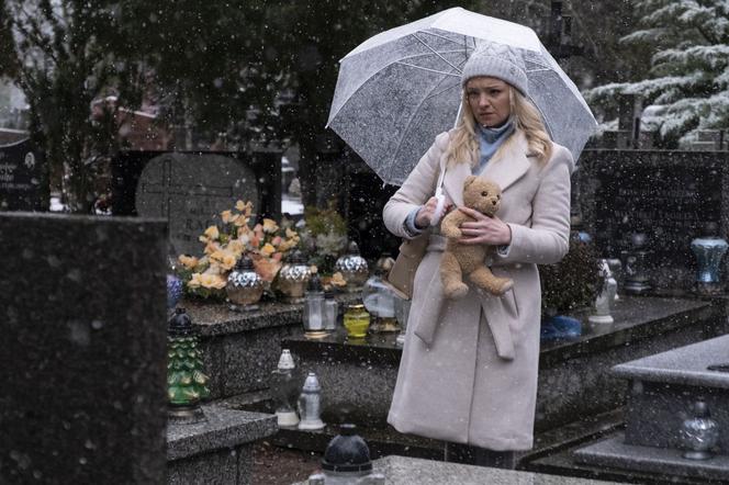 W rytmie serca 6 sezon, odcinek 70 - opis, streszczenie: Maria odwiedza grób swoich przybranych rodziców - ZWIASTUN