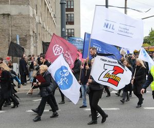   Razem przeciw przemocy. Medycy protestują w Warszawie