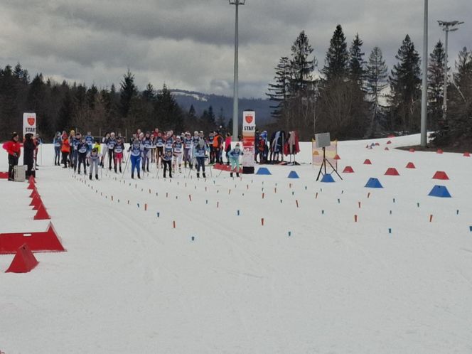 Narciarze SKI Tumlin na zawodach na Kubalonce