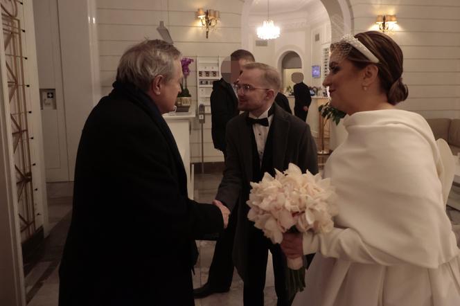 Ślub Patkowskiego i Semeniuk. Powitanie młodej pary