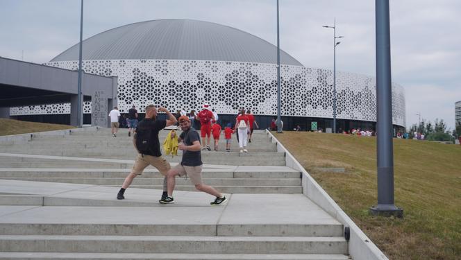 Euro 2024. Tysiące fanów piłki nożnej w Strefie Kibica w hali Urania w Olsztynie. Zobacz zdjęcia!