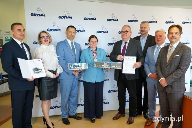 Gdynia podpisała umowę na dostawę 17 nowych pojazdów komunikacji miejskiej