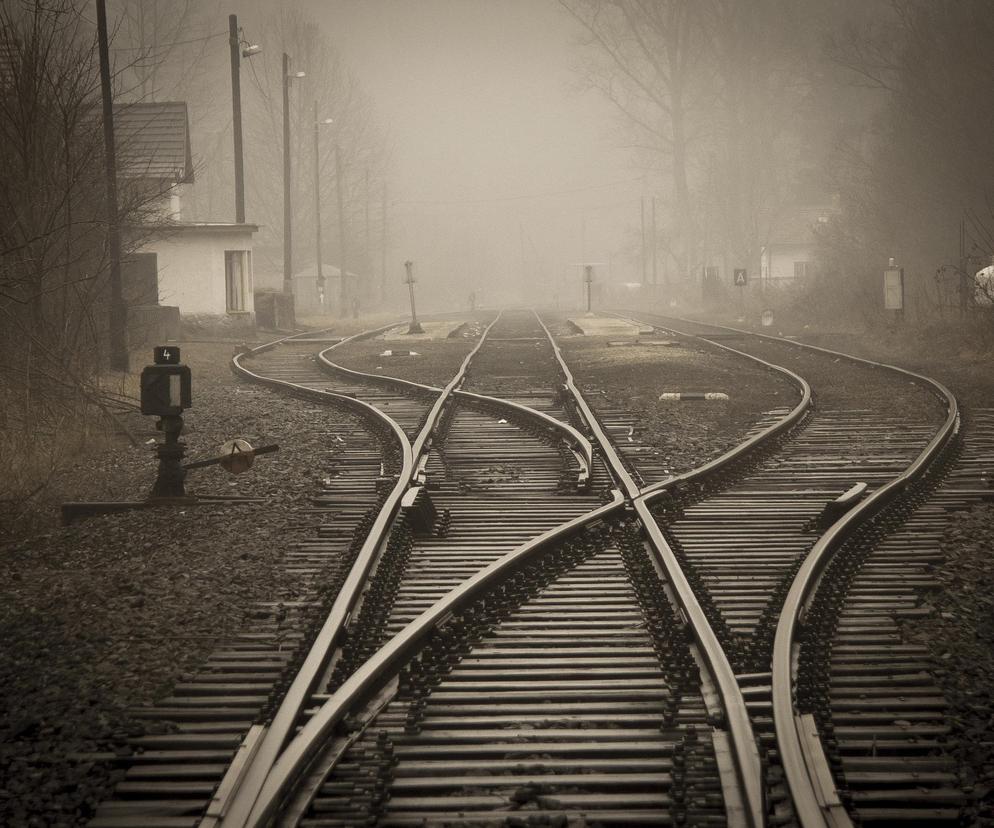 Dramat na torach kolejowych we Włocławku! 66-latek zginął pod kołami pociągu 