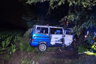 Tragiczny wypadek w Radomsku. 42-latek zginął po uderzeniu w drzewo. Policja ustala przyczyny zdarzenia
