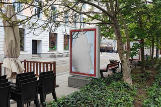 Kontrowersyjna wystawa we Wrocławiu. Mieszkańcy są oburzeni. Co artysta miał na myśli?