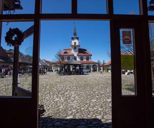 W tym muzeum można poczuć się jak w XIX wieku. To największy skansen w Małopolsce 