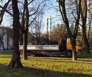 Usunięcie pomnika ks. Idziego Radziszewskiego ze skweru im. abp. J. Życińskiego