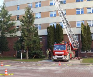 Strażacy z woj. lubelskiego odwiedzili pacjentów Uniwersyteckiego Szpitala Dziecięcego w Lublinie