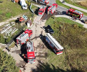 Płonie wielka hala pod Warszawą