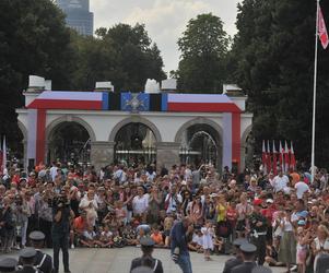 Armaty zagrzmiały w Warszawie. Obchody święta Wojska Polskiego