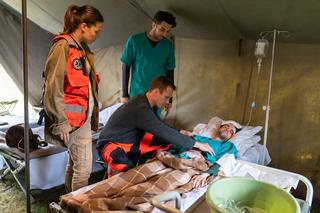 Na dobre i na złe odc. 856. Tadek (Marcin Urbanke), Michał (Mateusz Janicki), Olena (Tetiana Malkova) 