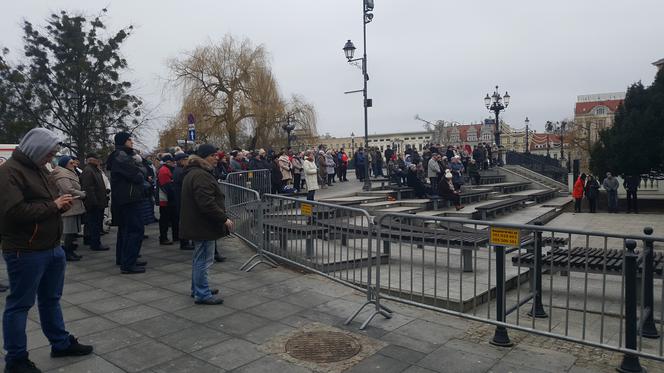 Transmisja z pogrzebu Pawła Adamowicza do zobaczenia na telebimie w Bydgoszczy