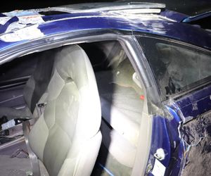 Próbował zapalić papierosa za kierownicą. Auto wylądowało w rowie