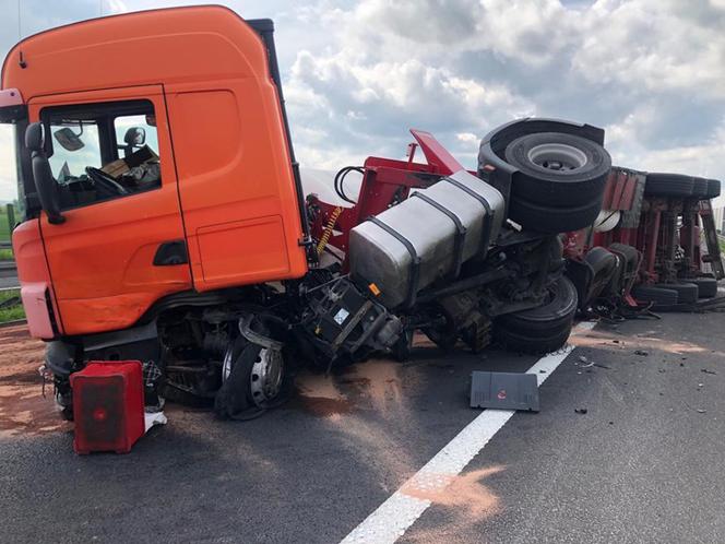 Wypadek na A4. Kierowcy jechali pod prąd "korytarzem życia"!