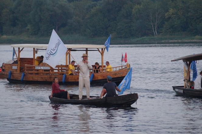 Festiwal Wisły 2023 w Bydgoszczy. Tak było na paradzie łodzi [ZDJĘCIA]