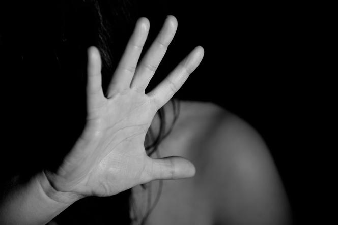 Gwałcił ją ojciec i nigdy nie poniósł kary! Wstrząsające historie przemocy domowej w Polsce
