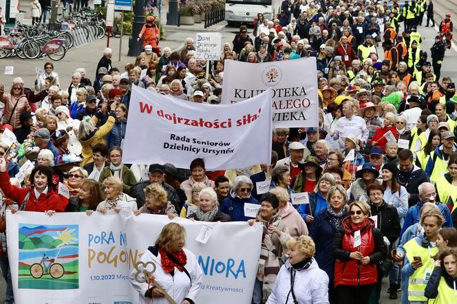 Dzień Seniora Warszawskiego. Ulicami Warszawy przeszła Parada Seniorów!