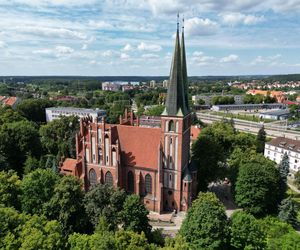 To jeden z najpiękniejszych kościołów w Olsztynie. Wybudowano go dla armii Cesarstwa Niemieckiego