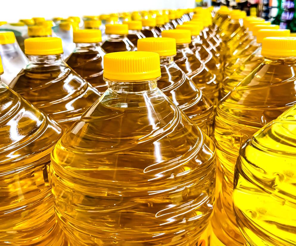 W czym przechowywać olej rzepakowy, żeby nie tracił cennych właściwości. Profesorka wyjaśnia
