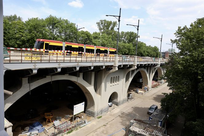 Fatum nad mostem Poniatowskiego. Remont trwa dwa lata, a końca nie widać