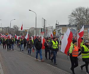 Protest rolników w woj. lubelskim. Rolnicy w Lublinie rozpoczęli przemarsz. Mamy zdjęcia!