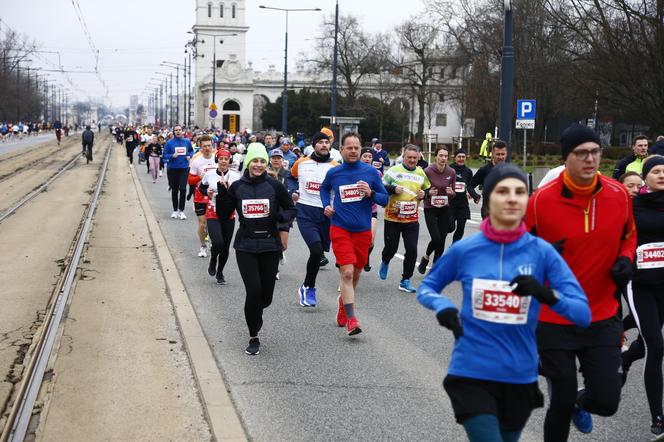 Bieg na Piątkę 2024, Warszawa - zdjęcia. Biegłeś? Szukaj się w galerii!