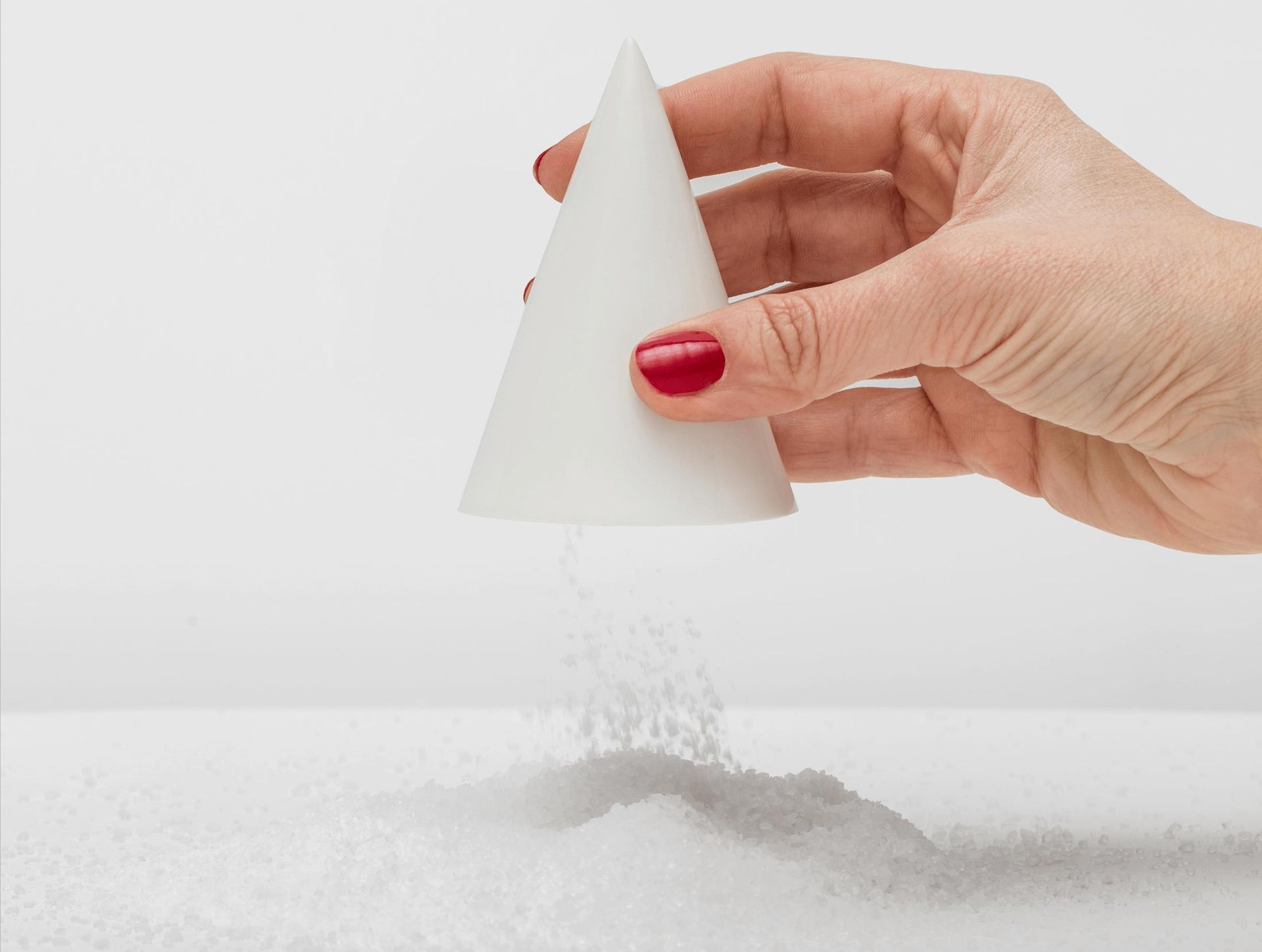 Solniczka i Pieprzniczka z porcelany Cone, tre product